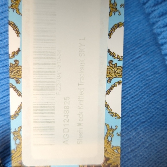 Boohoo NWT Slash Neck Knitted Tracksuit (Top Only) - Picture 9 of 12